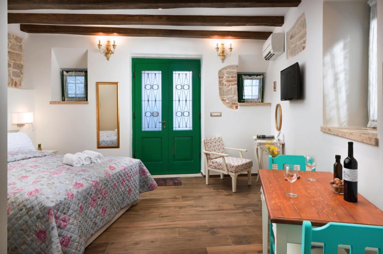 Monterosso Center Apartma *